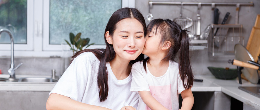 母亲再婚后可以要求子女随继父姓吗