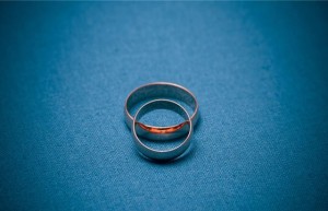 女人出轨离婚法律怎么判