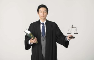 离婚抚养权一方不出庭会怎么样