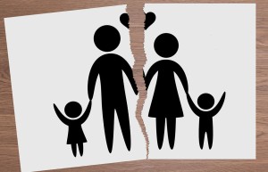离婚孩子如何判抚养权