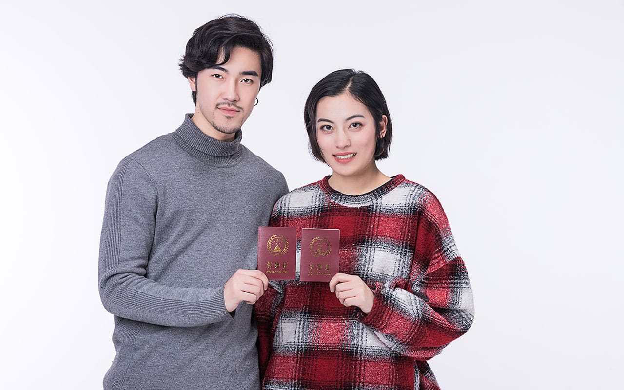 离婚时女方可以要求男方赔偿经济损失费吗?什么是夫妻共同财产