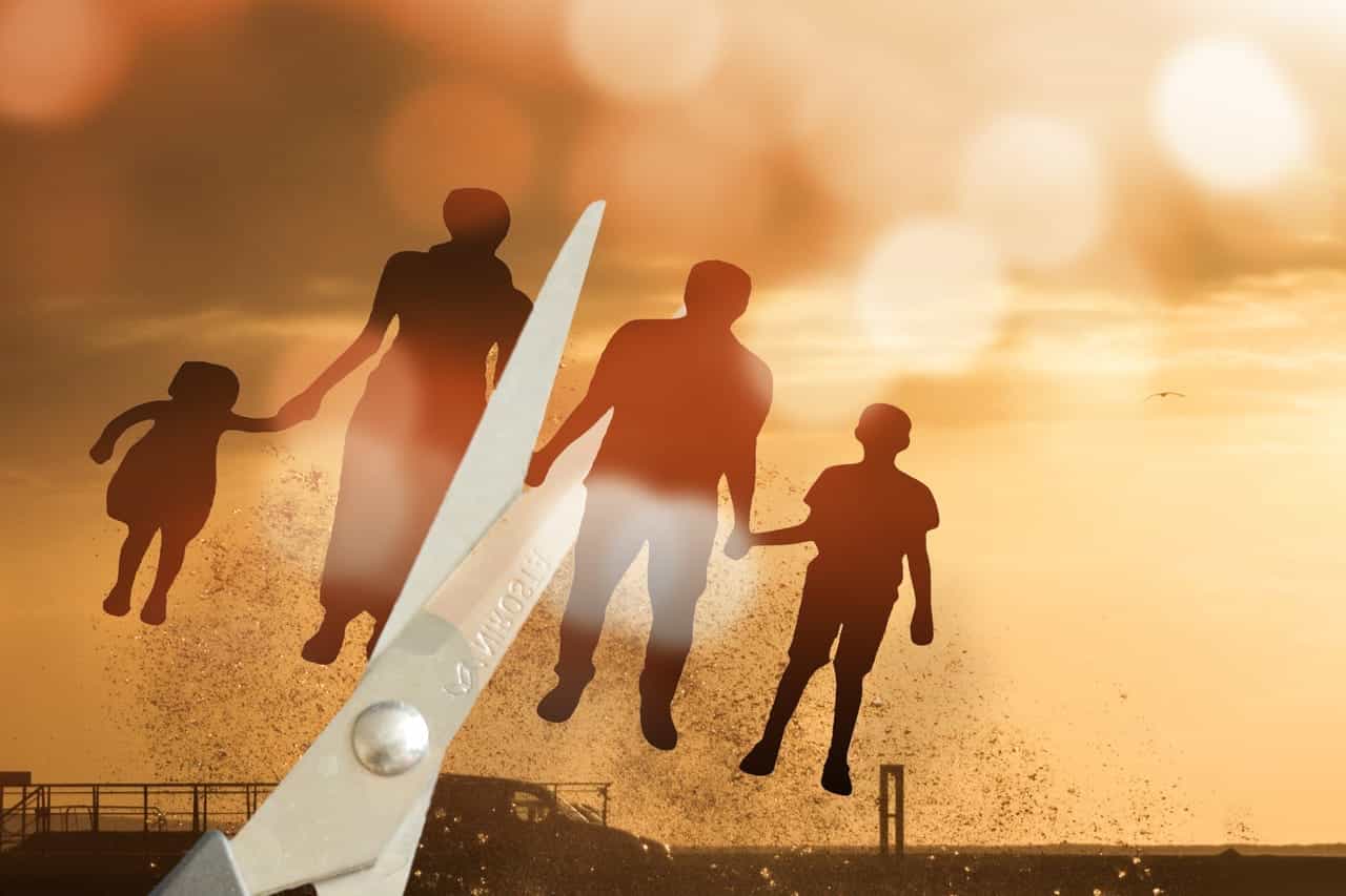 离婚时孩子的抚养费如何判,孩子的抚养费要支付到几岁