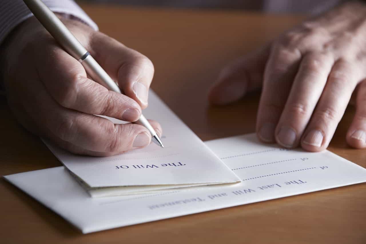 离婚诉讼需向法院提交哪些材料